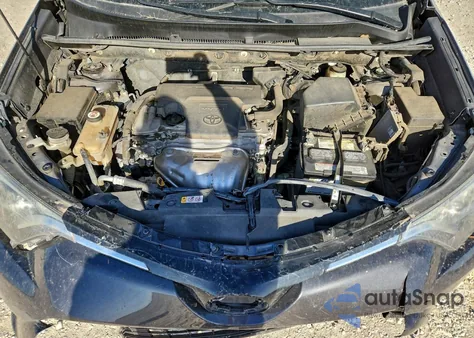 2017 Toyota Rav4 Le z USA, uszkodzony, nr VIN JTMZFREV4HJ129086